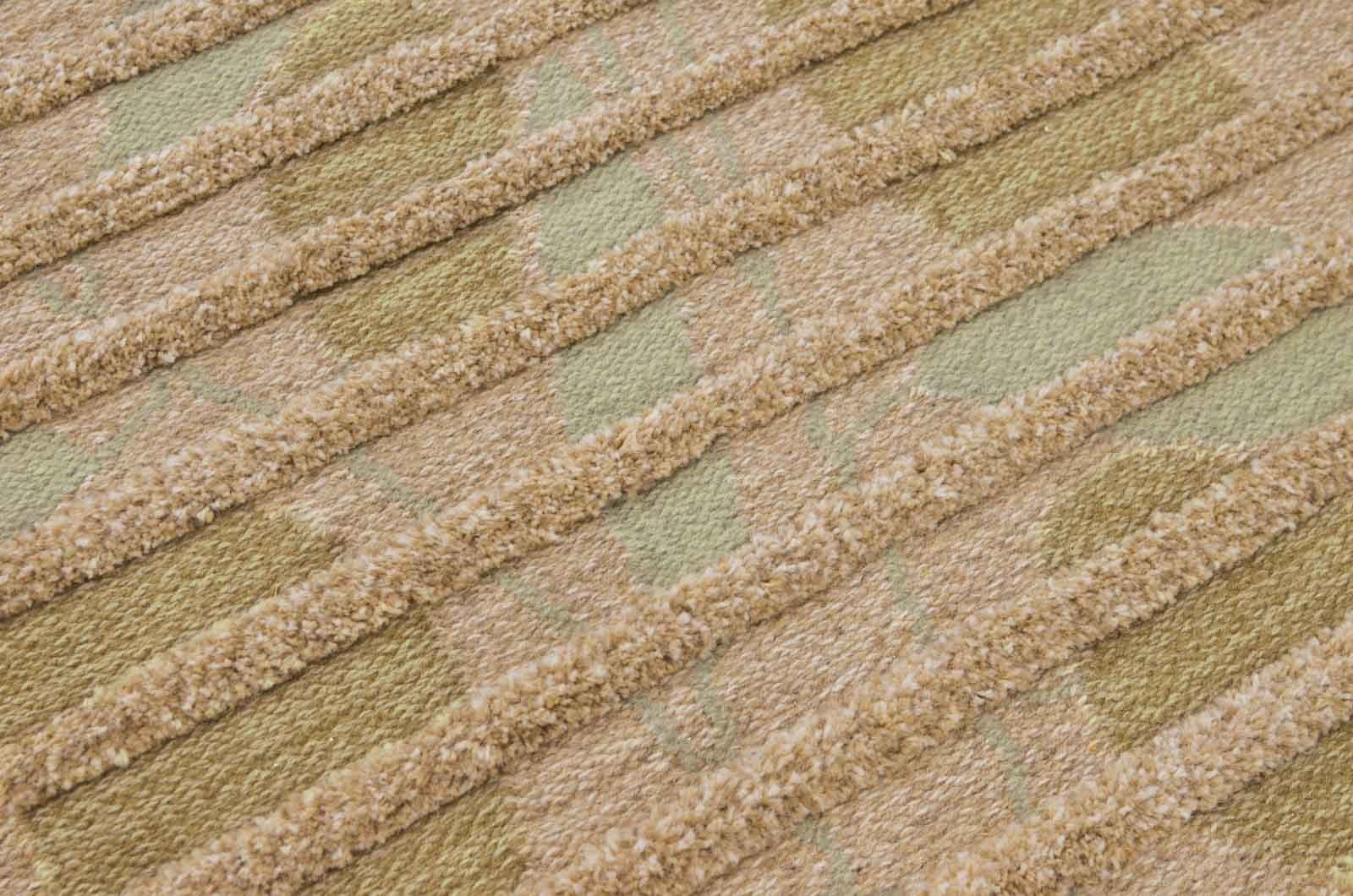 Aromas of Time – Beige and Green