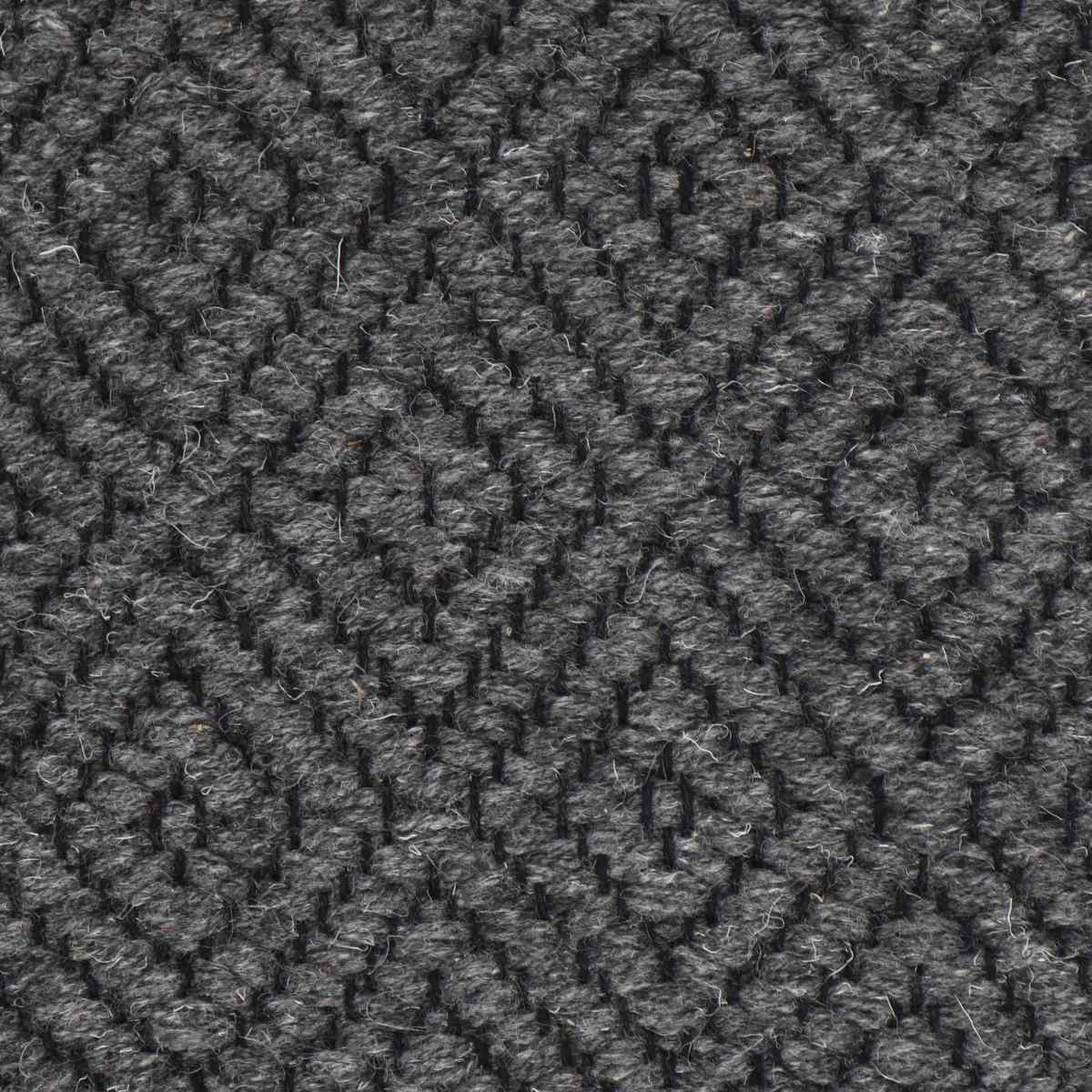 <p>Diamond Twill, grey 05 on the black yarn</p>