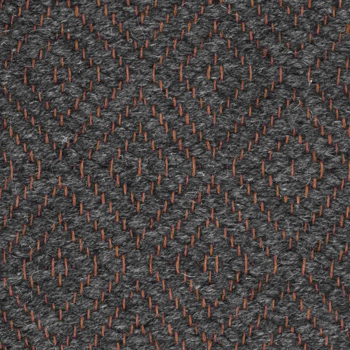 <p>Diamond Twill, grey 05 on the brown yarn</p>
