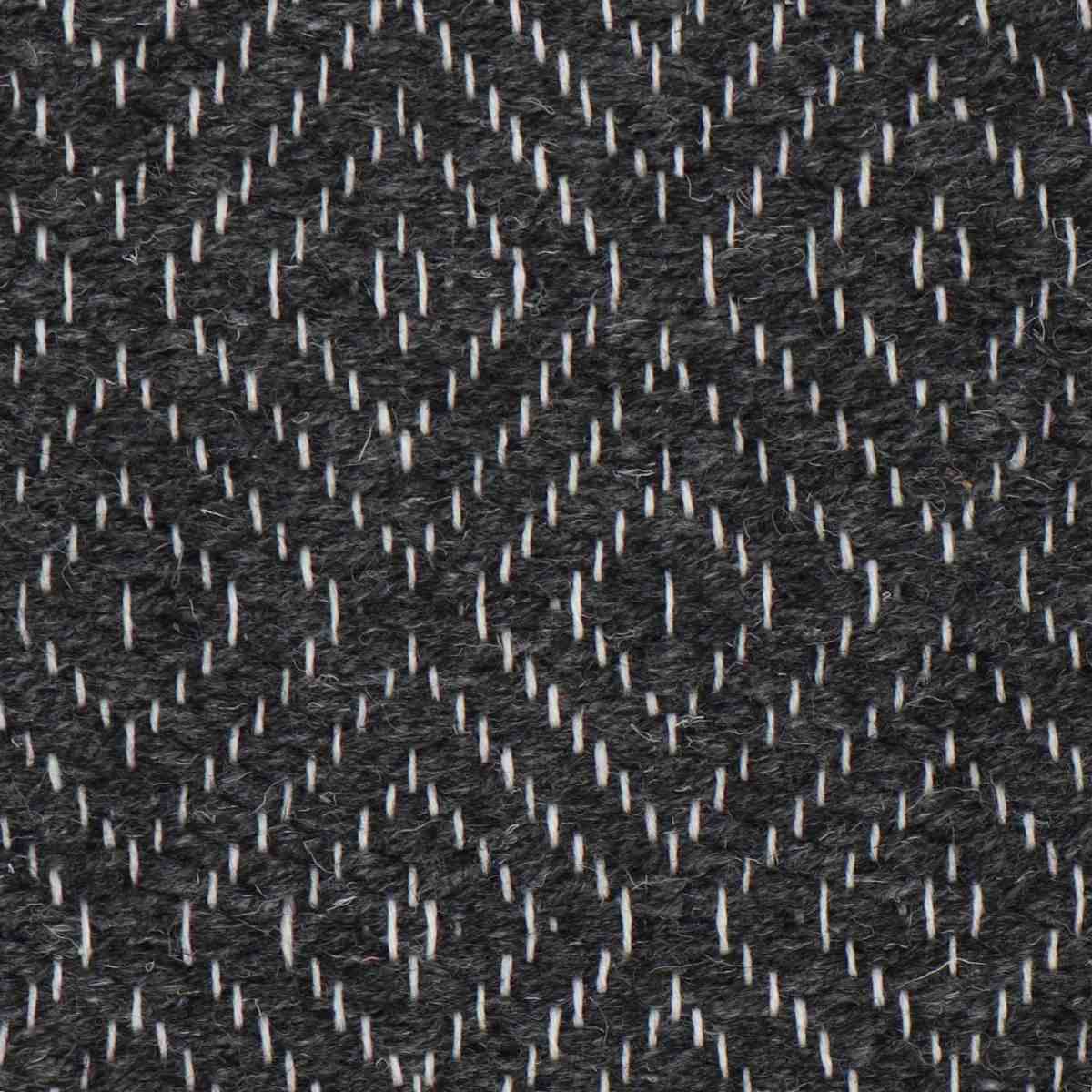 <p>Diamond Twill, grey 05 on the white yarn</p>