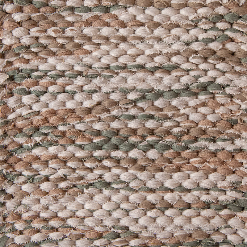 <p>Doble Weaving, main white mix 101, 102, effects green 472, beige mix 234, 238 on the natural yarn</p>