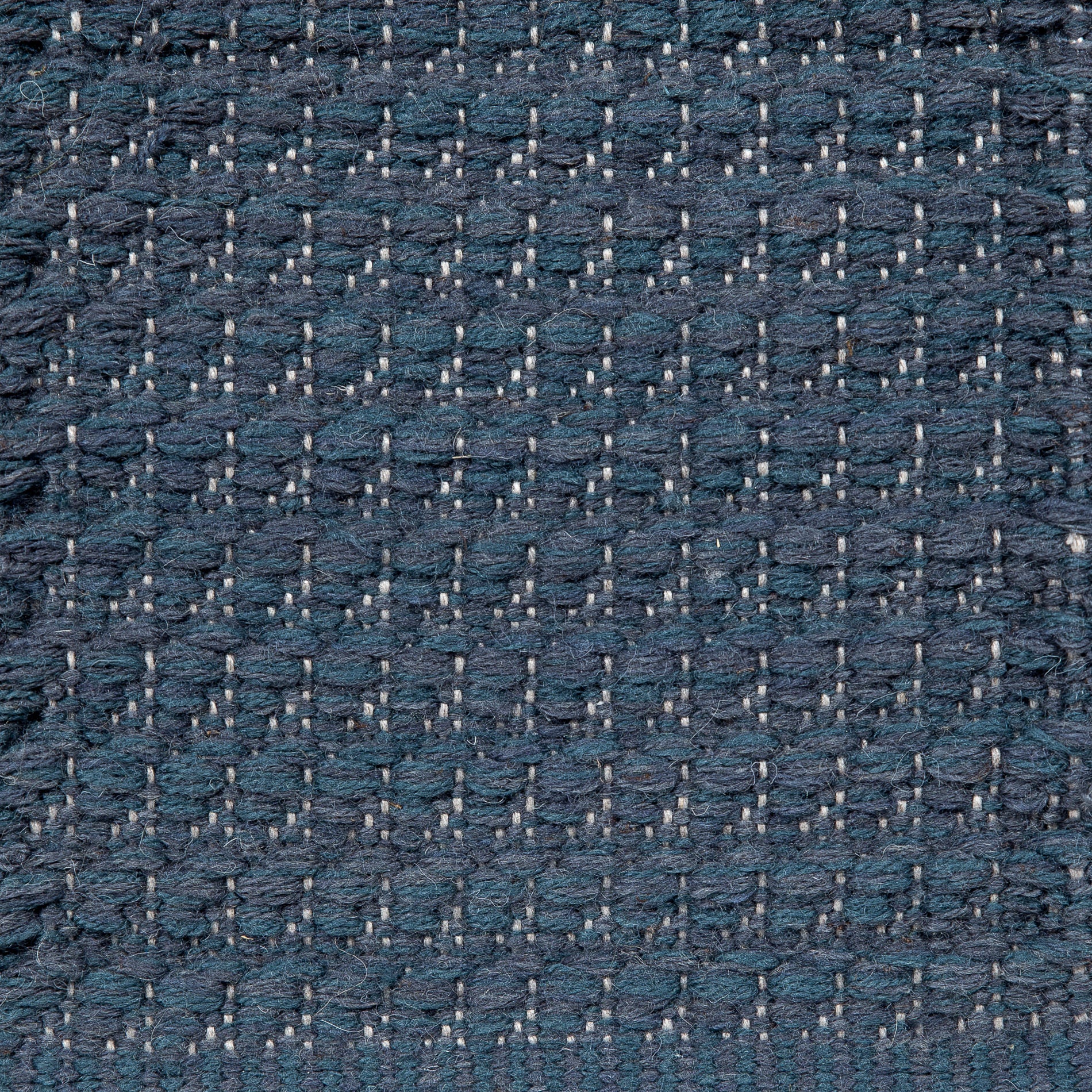 <p>Dog Tooth, blue mix 262, 504, 3424 on the natural yarn</p>