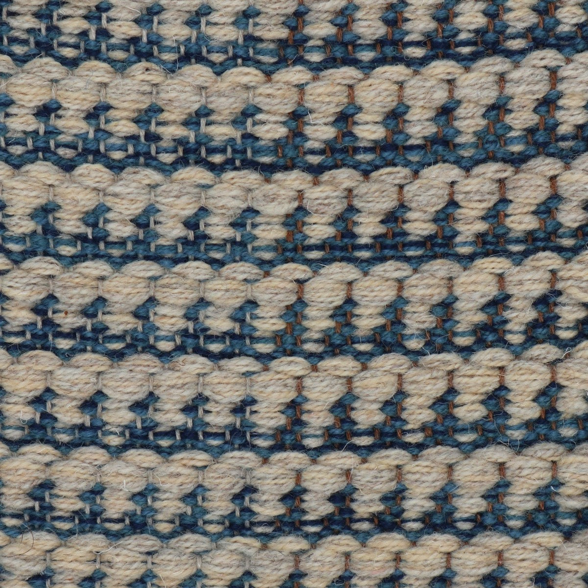 <p>Dog Tooth, main 12, 07, inside 5027, 5021, 8015 on the natural and brown yarn</p>