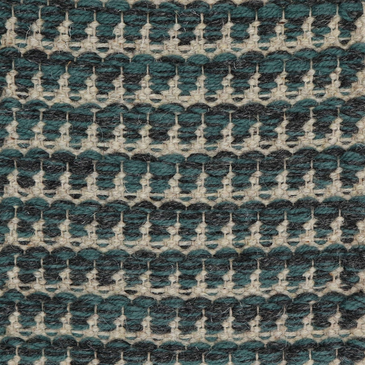 <p>Dog Tooth, main grey 05, CH3424, inside 12 on the natural yarn</p>