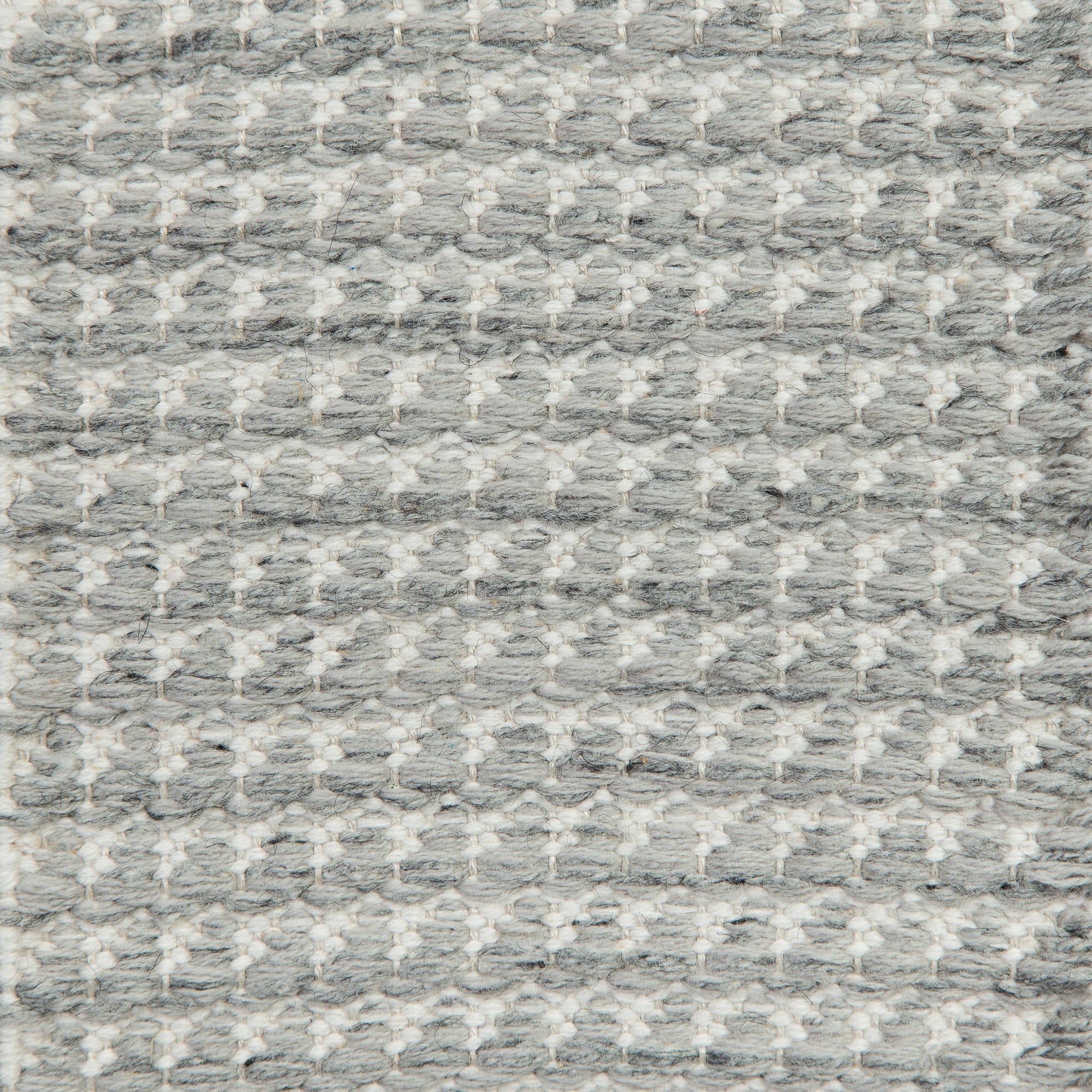 <p>Dog Tooth, main grey mix 04, 1009, inside white mix 01, 1023 on the white yarn</p>