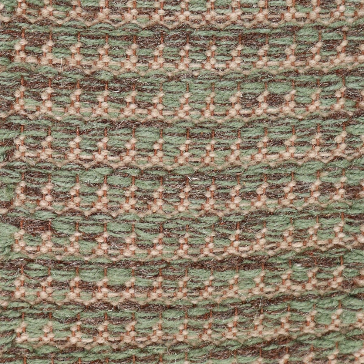 <p>Dog Tooth, main mix of 17, 1025, inside CH1207, 1023 on the brown yarn</p>