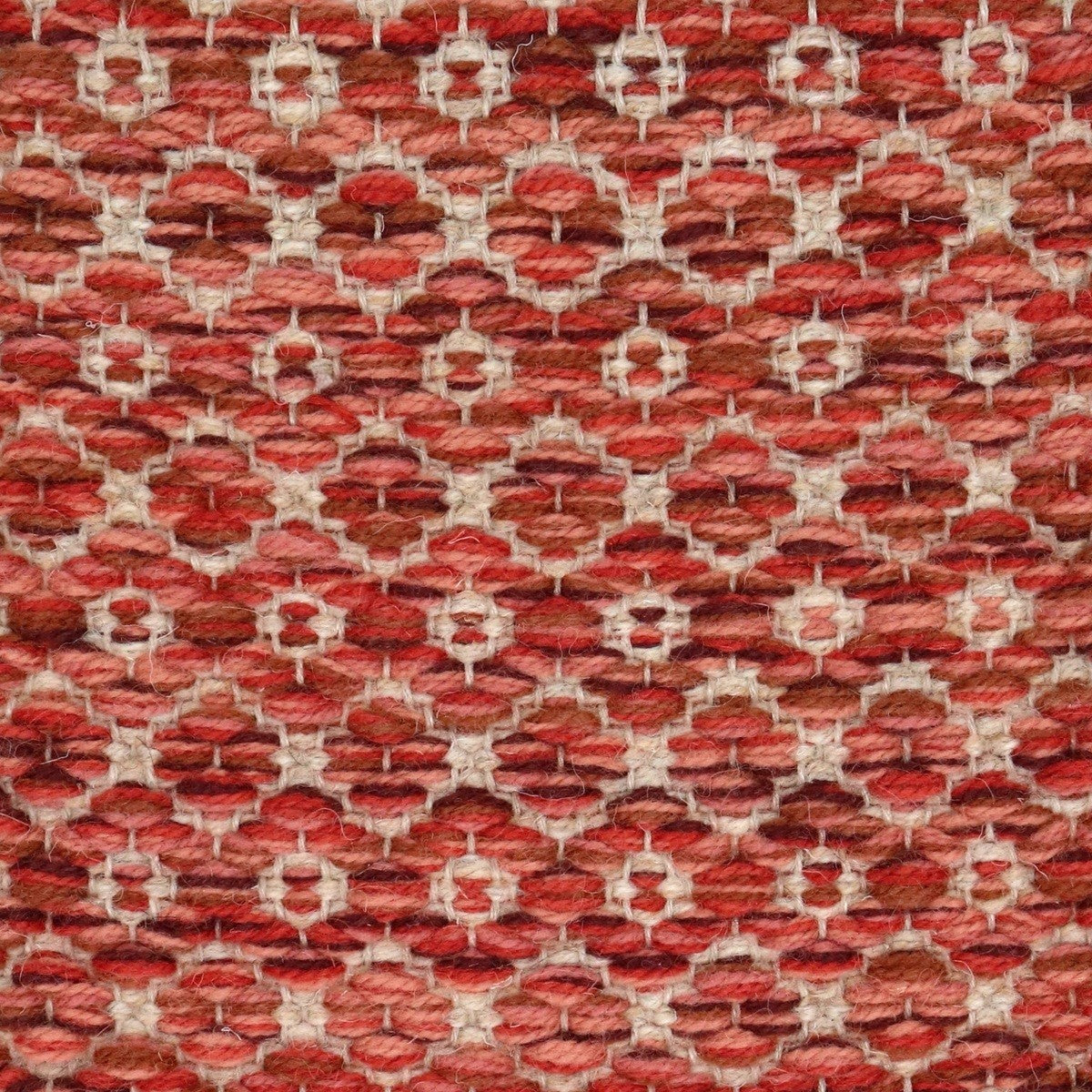 <p>Double Rosepath, base beige mix 03, 12; flower in mix of 8154, 8186, 8187, 6002, CH5226, 8153 on the natural yarn</p>
