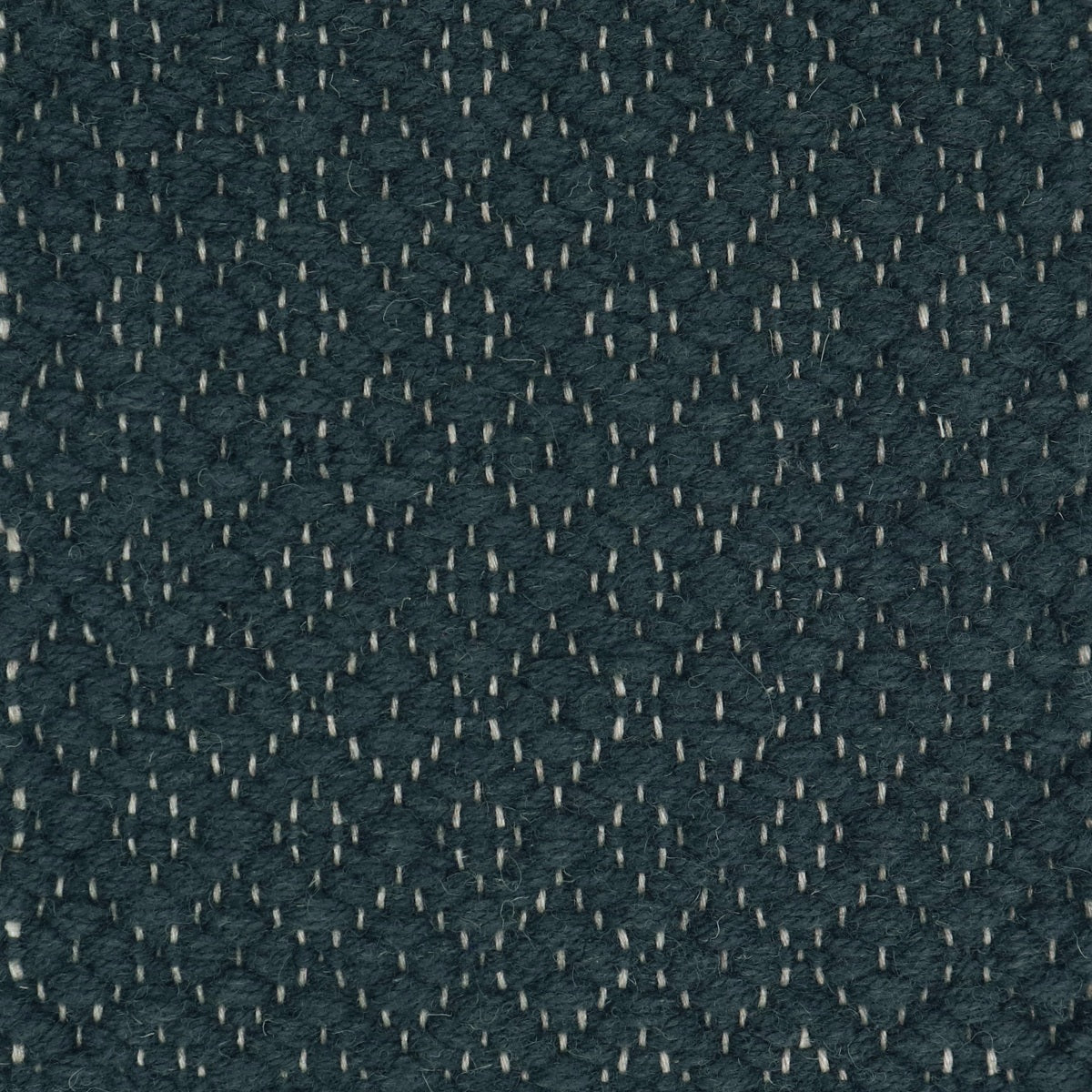 <p>Double Rosepath, main dark grey 6020, inside dark grey 6020 on the natural yarn</p>