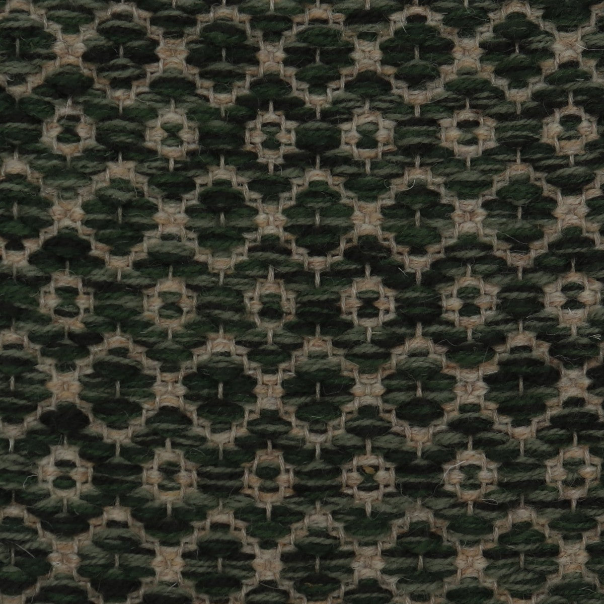 <p>Double Rosepath, main green ch017, 4011, 1025, ch7878, inside beige 03, 12 on the natural yarn</p>