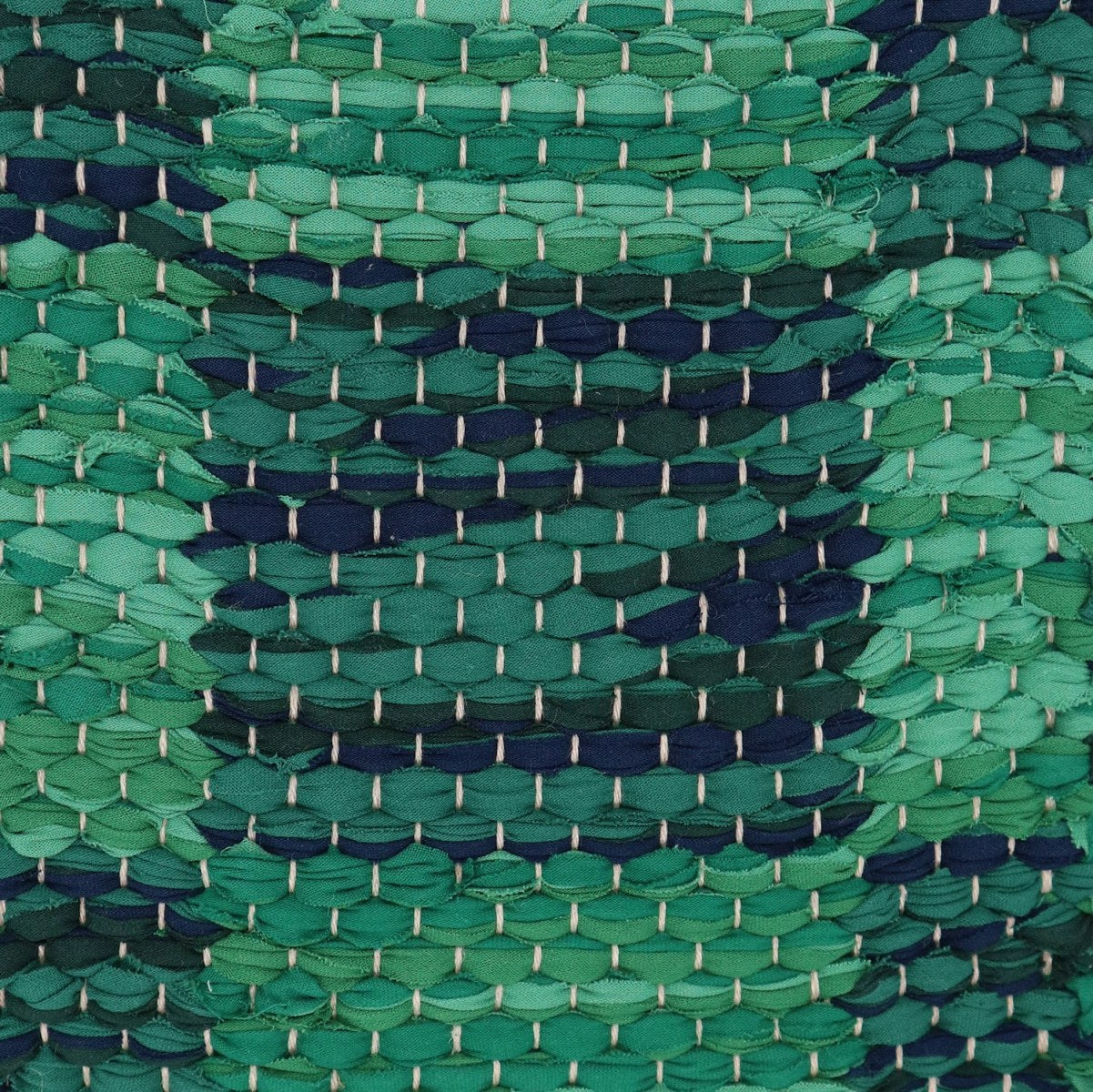 <p>Double Weave Chequered, 1 sq. - green mix 4435, 4438, 450, 2 sq. - dark green mix 4437, 465, 522 on the natural yarn</p>