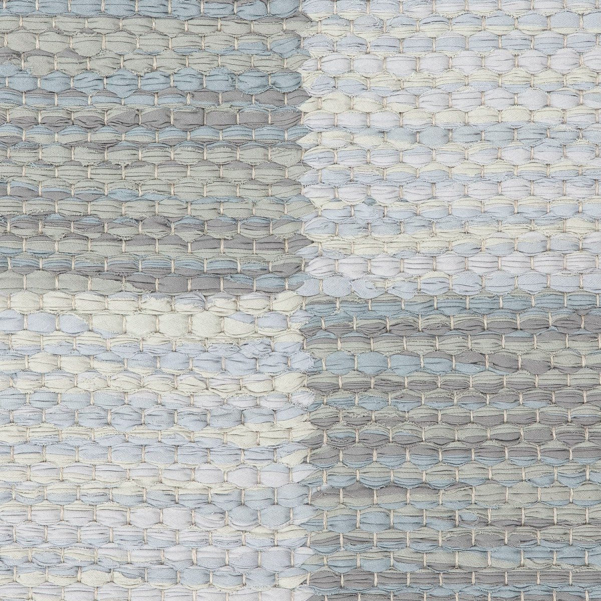 <p>Double Weave Chequered, 1 sq.  - grey mix 122, 126, 176, 2 sq. - grey mix 124, 128, 154 on the natural yarn</p>