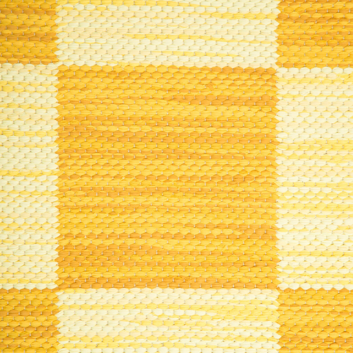 <p>Single Weave Chequered, 1 sq. - yellow mix 275, 276, 277, 2 sq. - beige mix 270, 271, yellow effect 273 on the natural yarn</p>