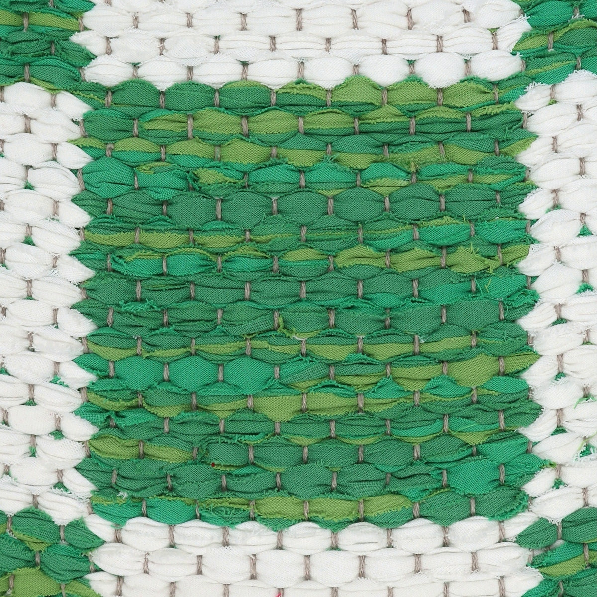 <p>Double Weave Chequered, sq 1 - green mix 440, 442, 444, 445; sq 2 - white mix 100, 101 on the natural yarn</p>