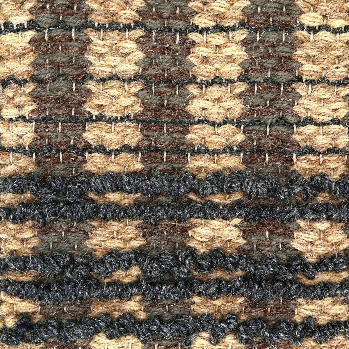 <p>Double Weave and Bouclé, light beige mix 02, 03, dark beige mix 17, 1007, bouclé in dark grey 05 on the natural yarn</p>