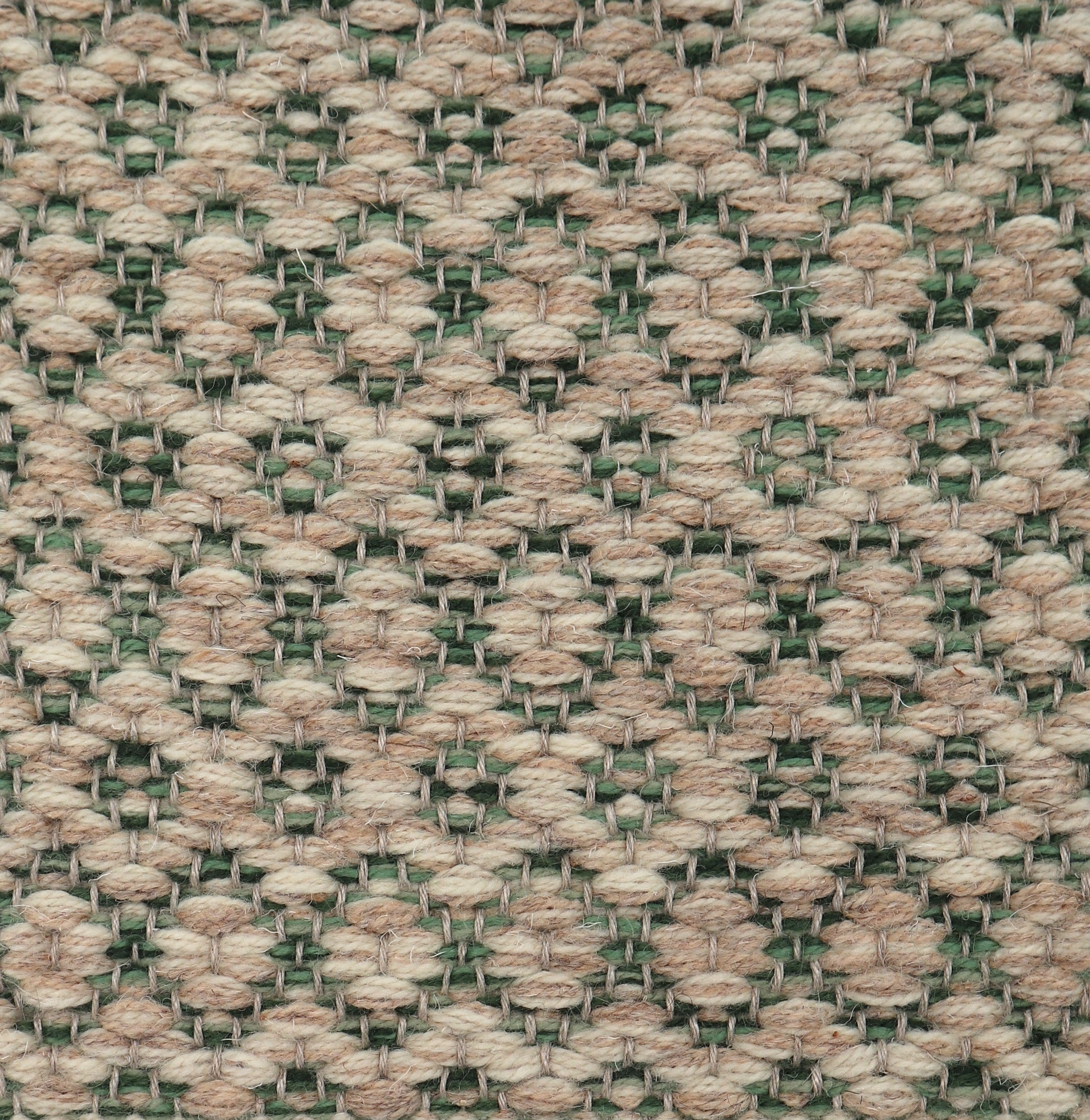 <p>Double Rosepath, main beige 6023, 03, inside green mix CH016, 4011, 4006, CH017, warp - natural</p>