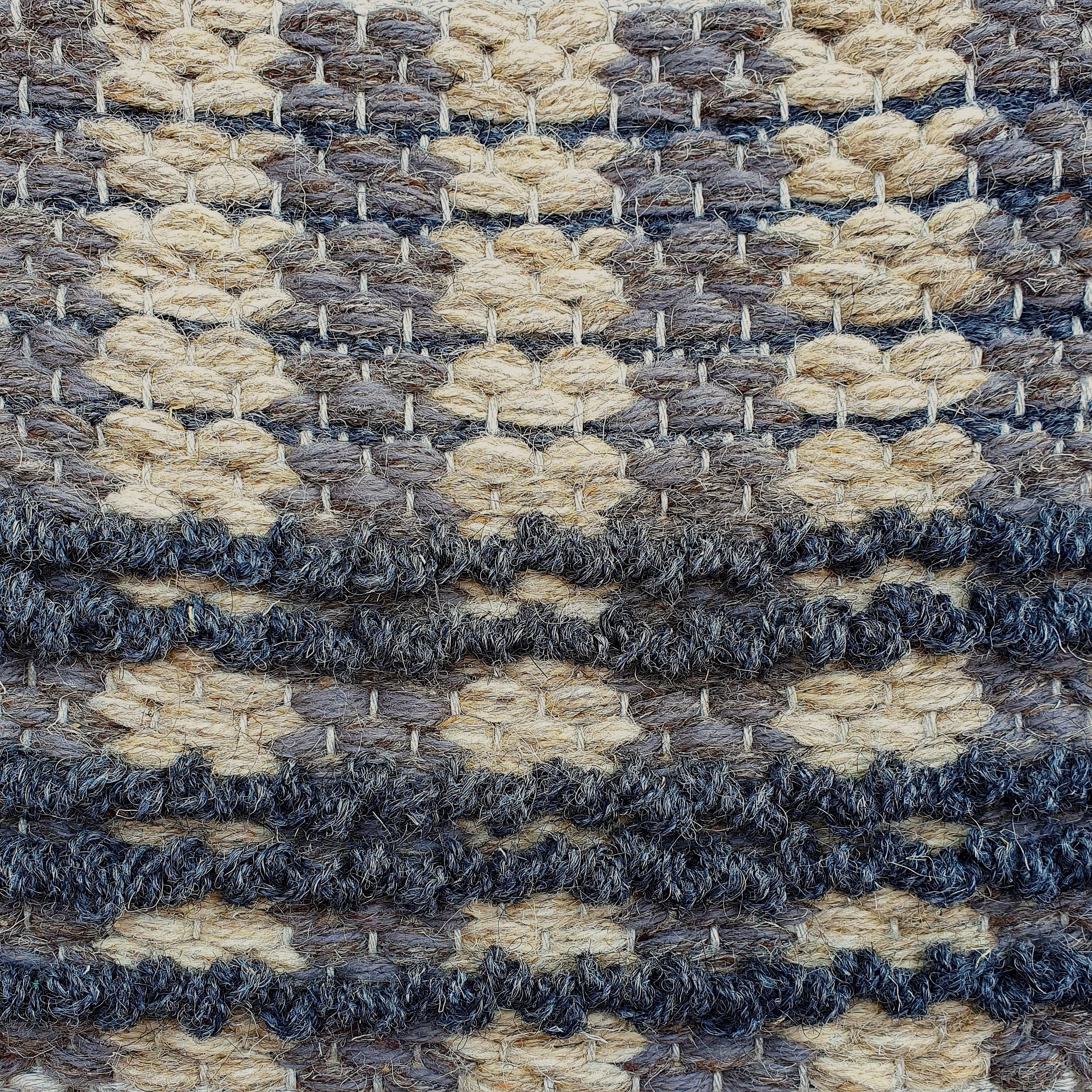 <p>Double Weave and Bouclé, light beige mix 02, 03, dark beige mix 11, 02, bouclé in dark grey 05 on the natural yarn</p>