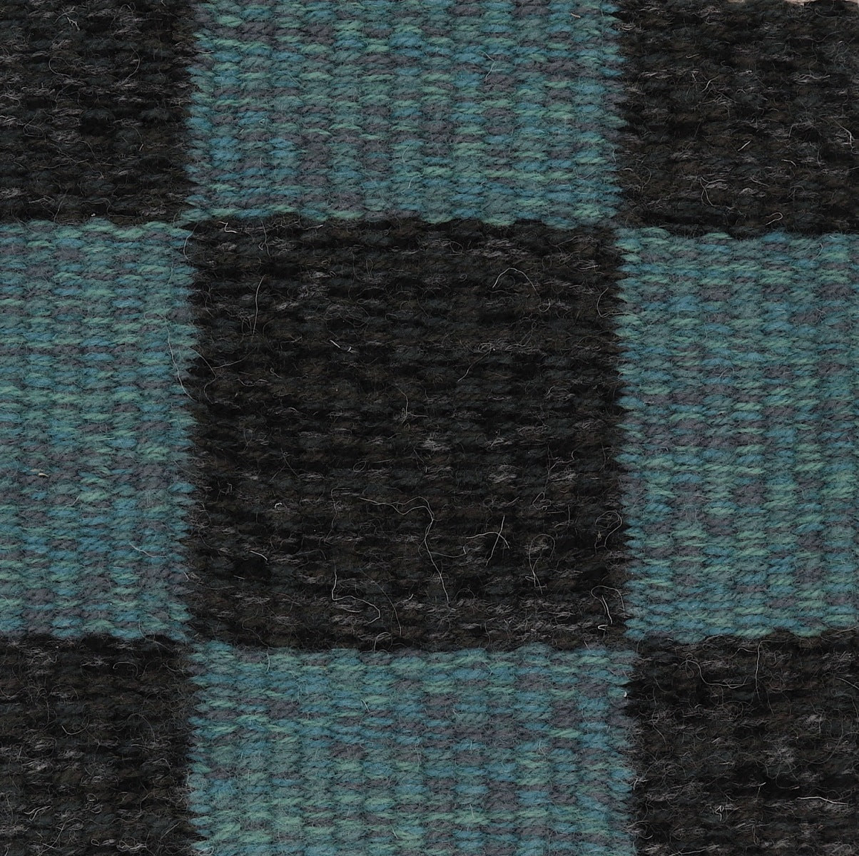 <p>Draell Chequered, sq1 - 8235, 8008, 8053, СН3424, sq2 - 6020, ch7878, 1006, 05 on the natural yarn</p>