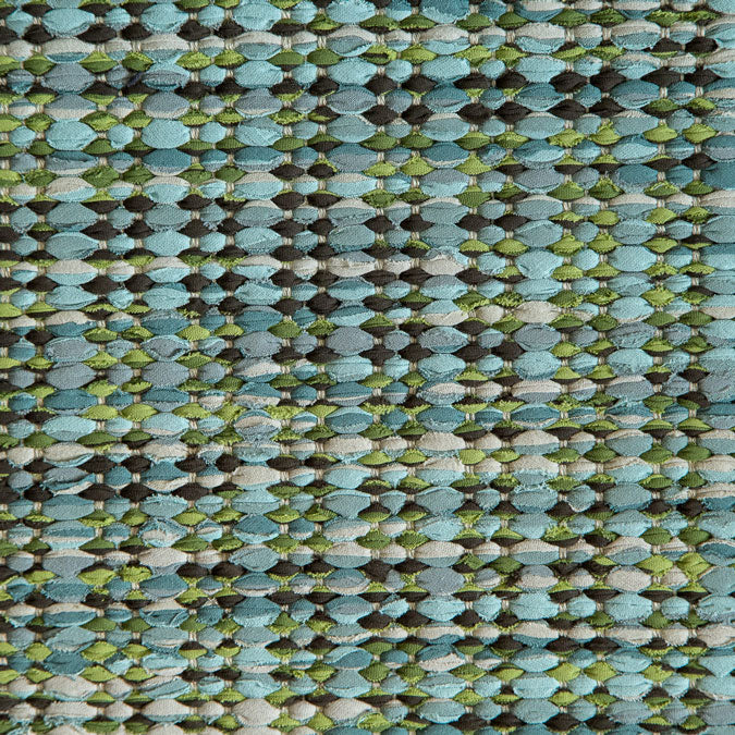 <p>Irregular Draell, row 1 - light blue mix 168, 405, 411, 433, 2200, row 2 - green mix 228, 481, 494 on the natural yarn</p>
