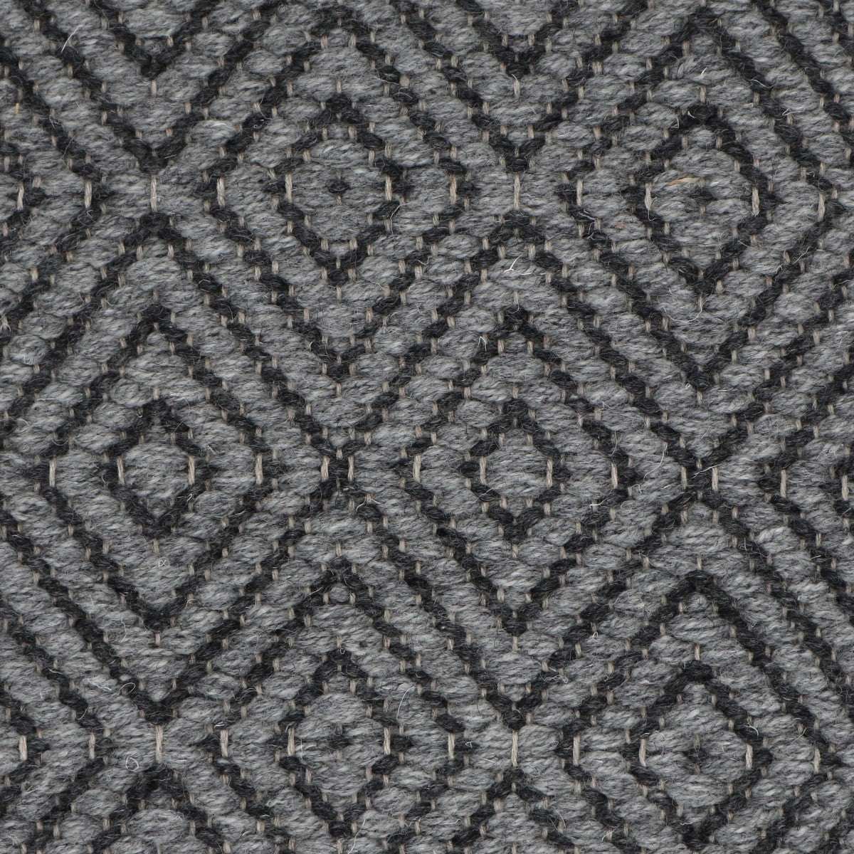<p>Dual Diamond Twill, main 04, inside 05 on the natural yarn</p>