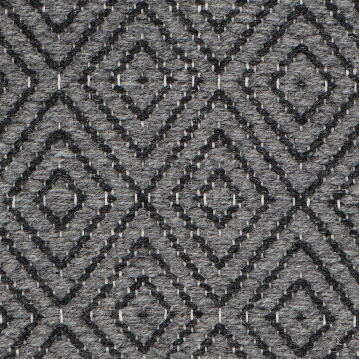 <p>Dual Diamond Twill, main 04, inside 05 on the white yarn</p>