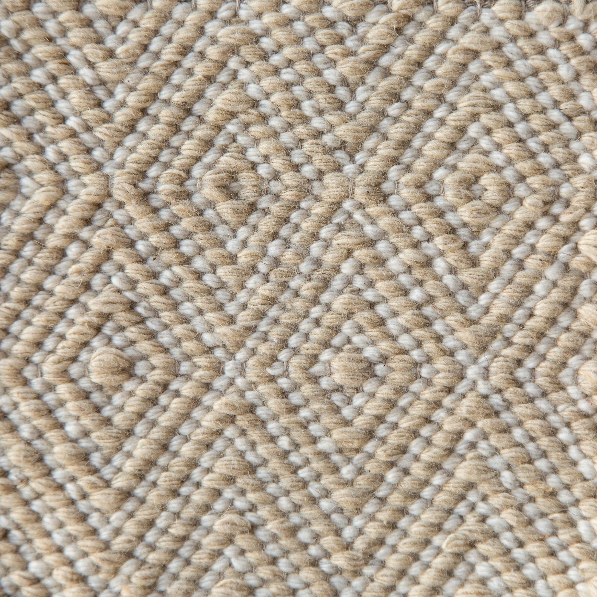 <p>Dual Diamond Twill, main cream 07, inside white 01 on the natural yarn</p>