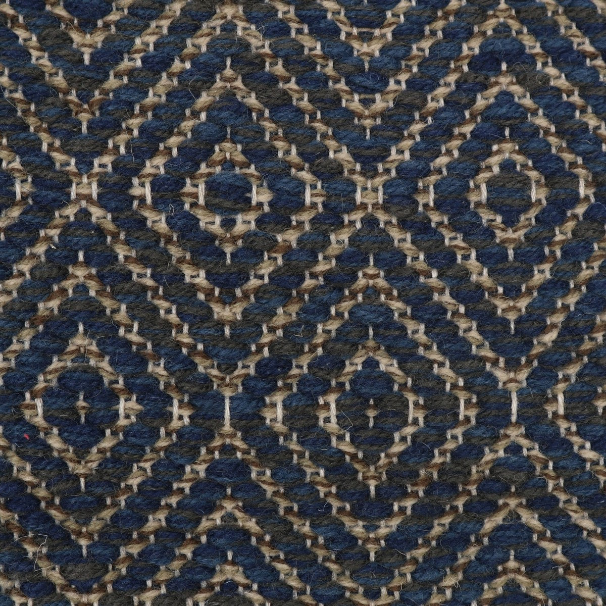 <p>Dual Diamond Twill, main mix of blue CH7878, 5027, CH014, inside mix of beige 8197, CH4326, 6014 on the natural yarn</p>