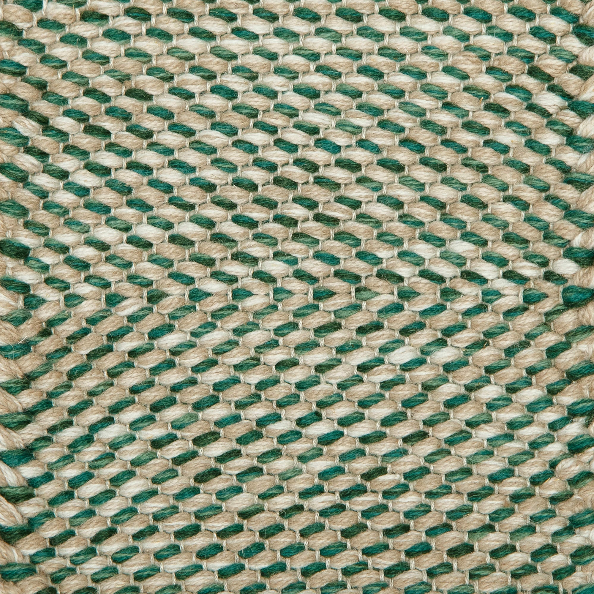 <p>Dual Herringbone, 1 row - beige mix 1008, 1023, 6040, 2 row - green mix 4006, 4007, 4008, 4011 on the natural yarn</p>