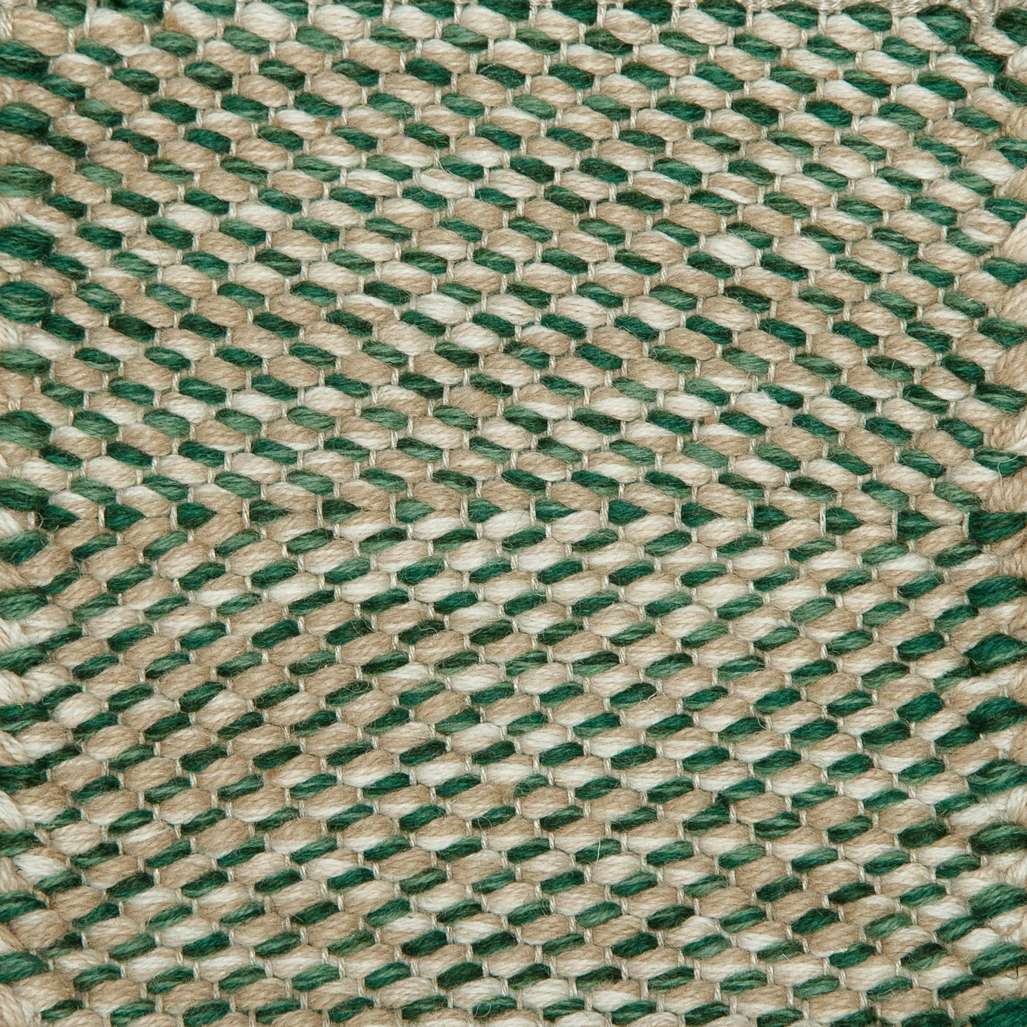 <p>Dual Herringbone, 1 row - beige mix 1008, 1023, 6040, 2 row - green mix 4006, 4007, 4011 on the natural yarn</p>