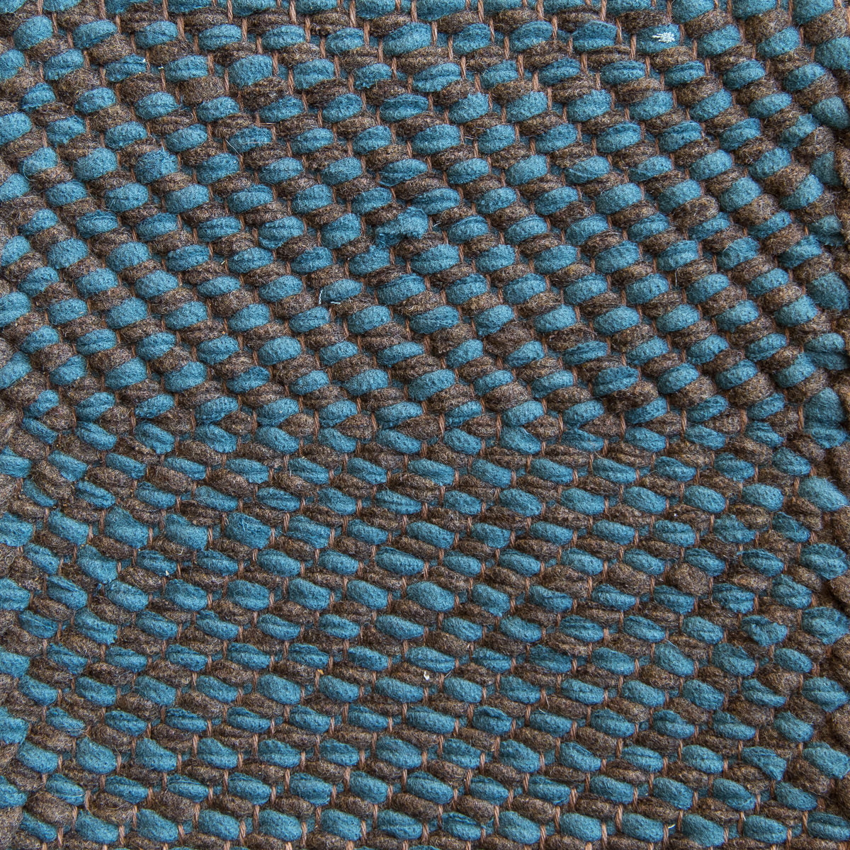 <p>Dual Herringbone, 1 row - brown 0039, 2 row - turquoise H490 on the brown yarn</p>