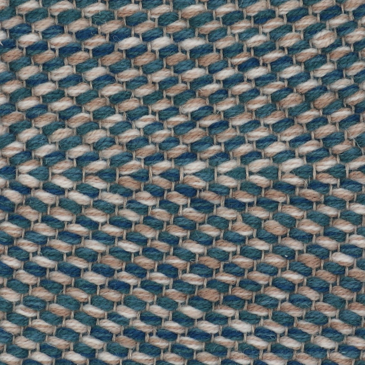 <p>Dual Herringbone, row 1 - beige mix 1008, 1023, 6040, row 2 - blue mix 5013, 5021, 8015 on the natural yarn</p>