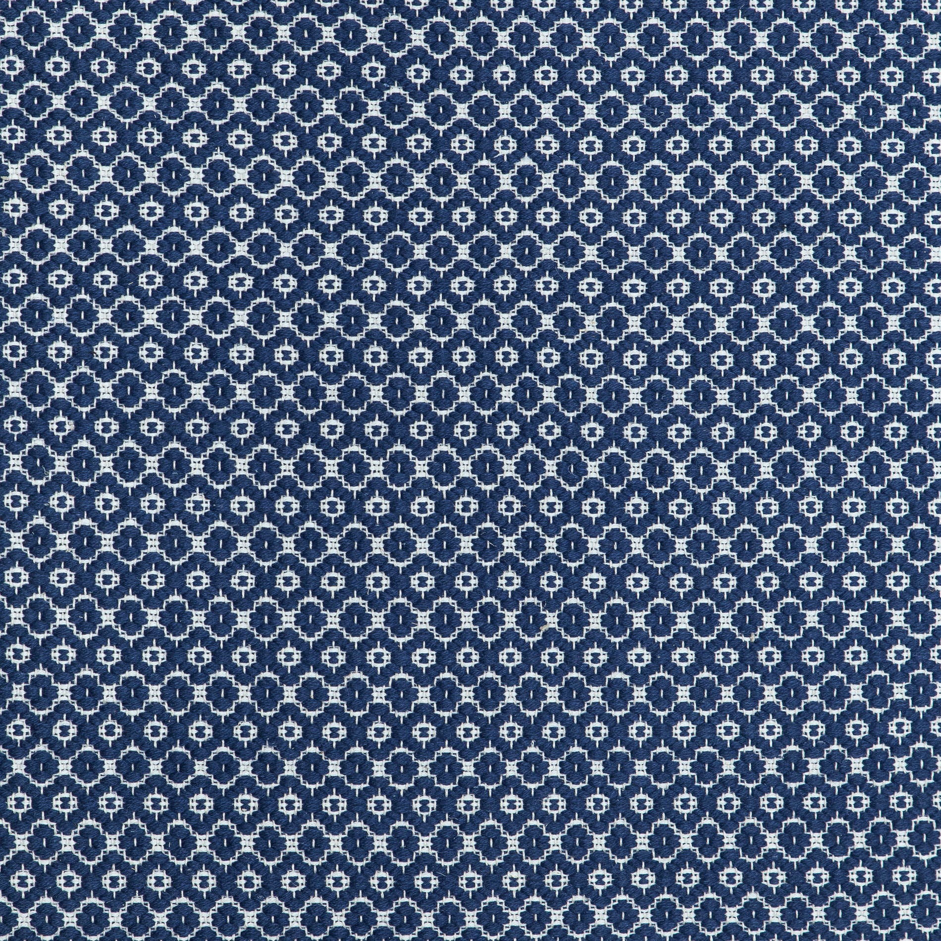 <p>Dual Rosepath, main blue 5027, inside white 1023 on the natural yarn</p>