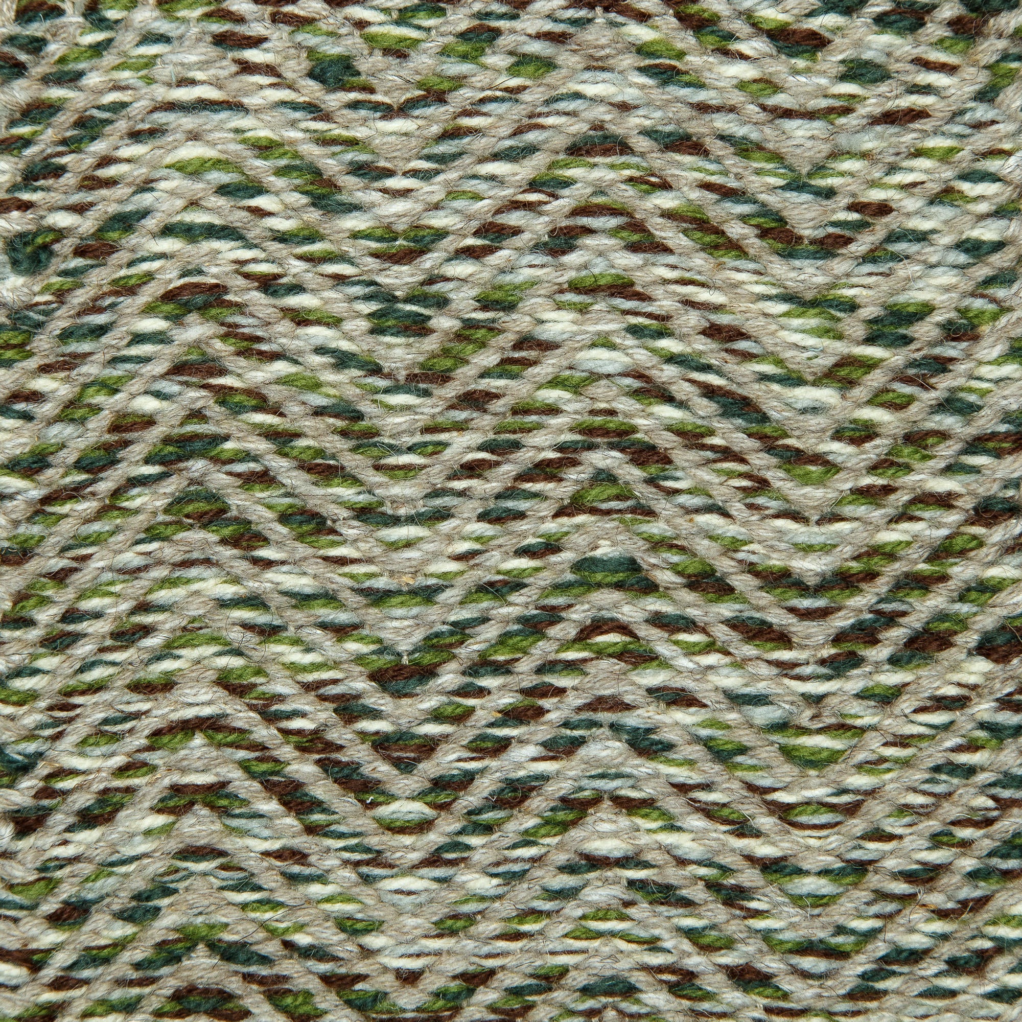 <p>Tweeds, 1 row - grey mix 12, 1011, 2 row - green mix CH017, CH033, CH015, CH1014, 6005 on the natural yarn</p>