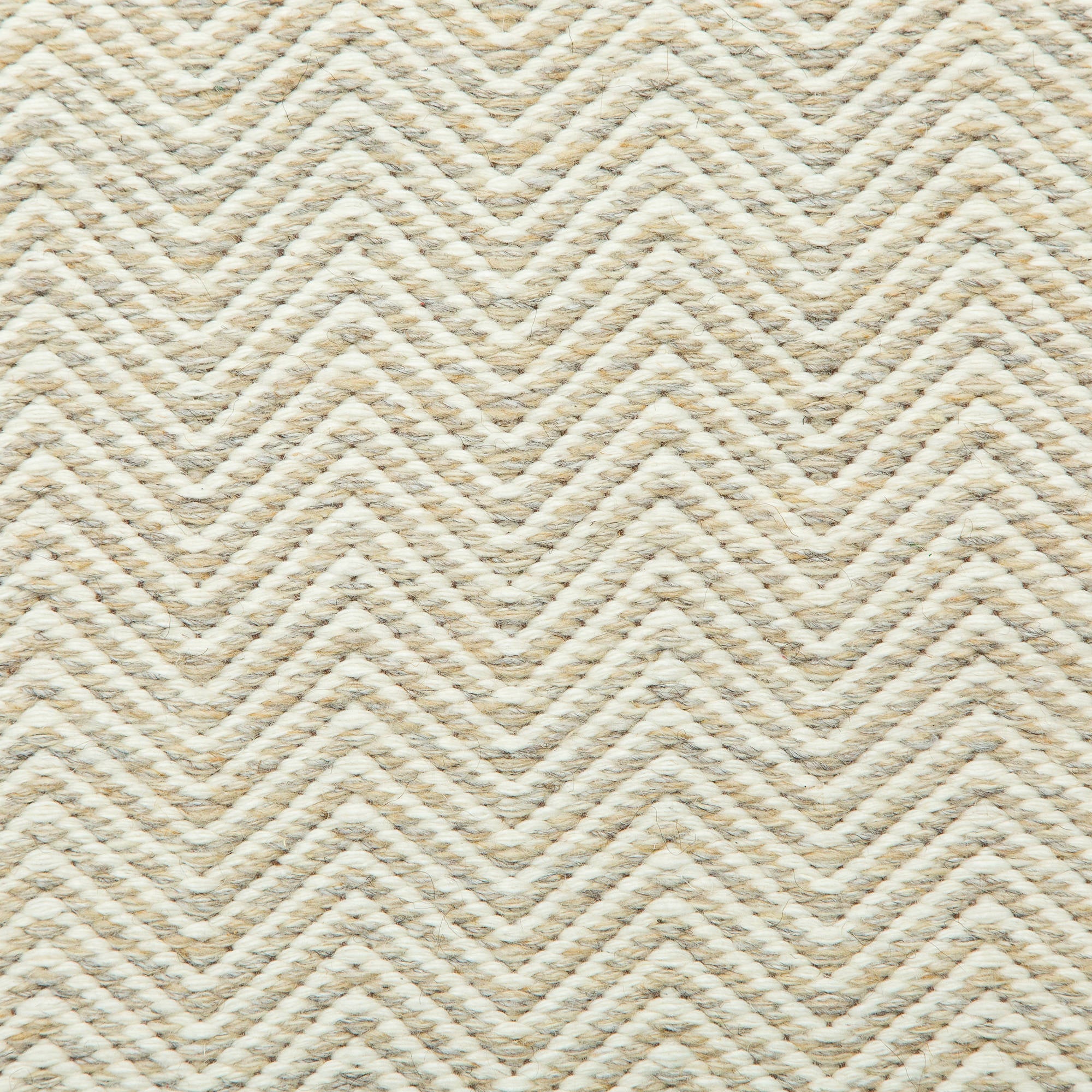 <p>Tweeds, 1 row - white 06, 2 row - beige-gray mix 07, 12 on the natural yarn</p>
