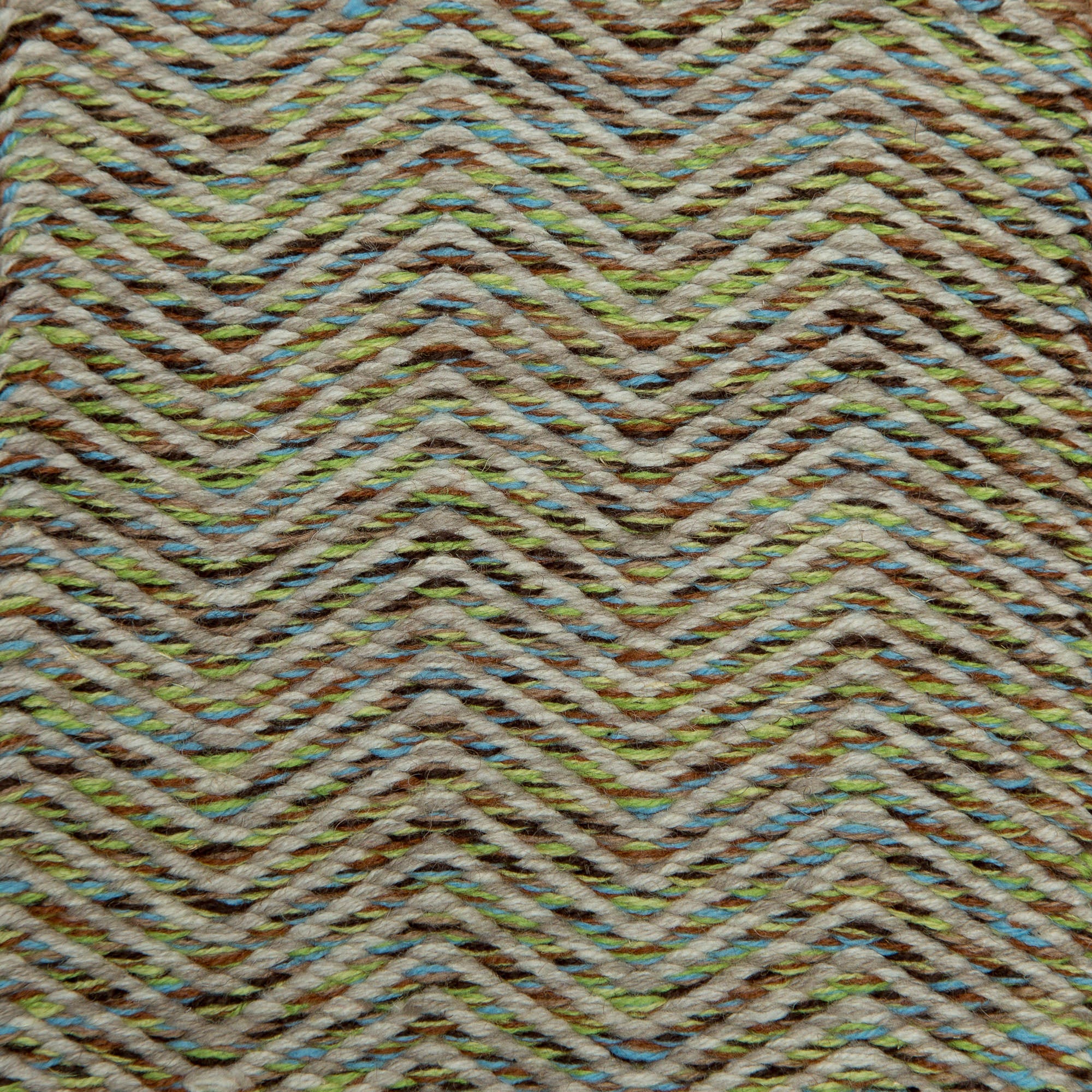 <p>Tweeds, 1 row - beige mix 1008, 1024, 1014, 2 row - mix of 4009, 4003, 5017, 6010, 6002, 6005 on the natural yarn</p>