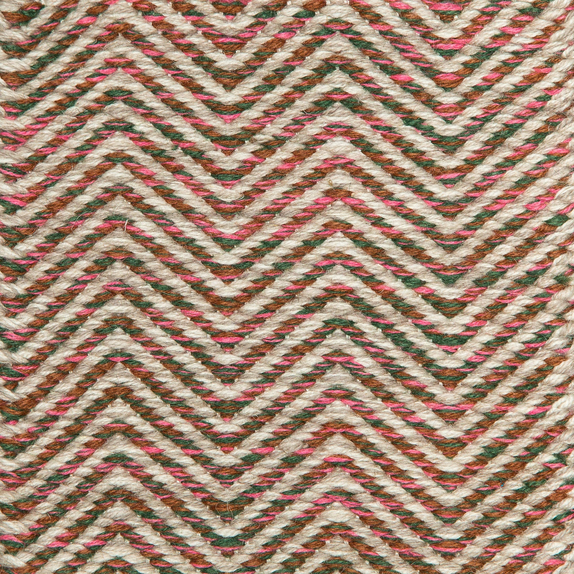 <p>Tweeds, 1 row - beige mix 1008, 1024, 1014, 2 row - mix of 6002, 4011, CH048 on the natural yarn</p>