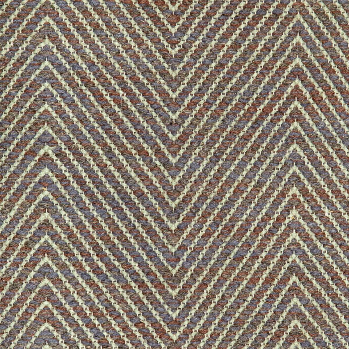<p>Dual Vertical Herringbone, main brown mix 6005, 8053, 1005 , 17, inside light green CH016 on he natural yarn</p>