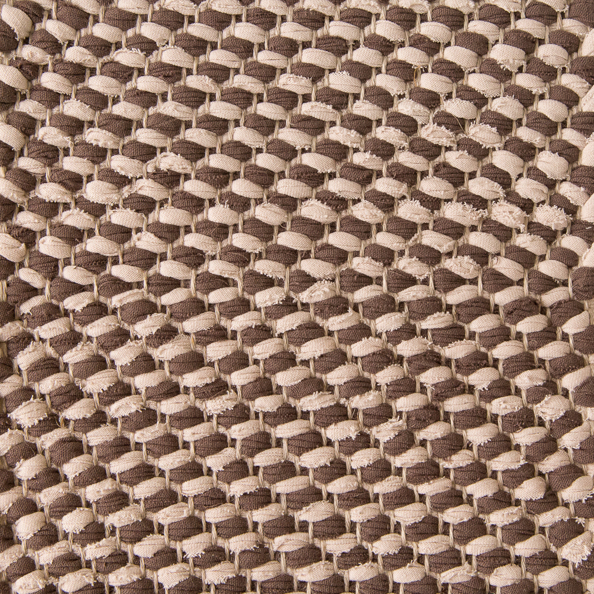 <p>Dual herringbone, 1 row - beige 230, 2 row -  brown 248 on the natural yarn</p>