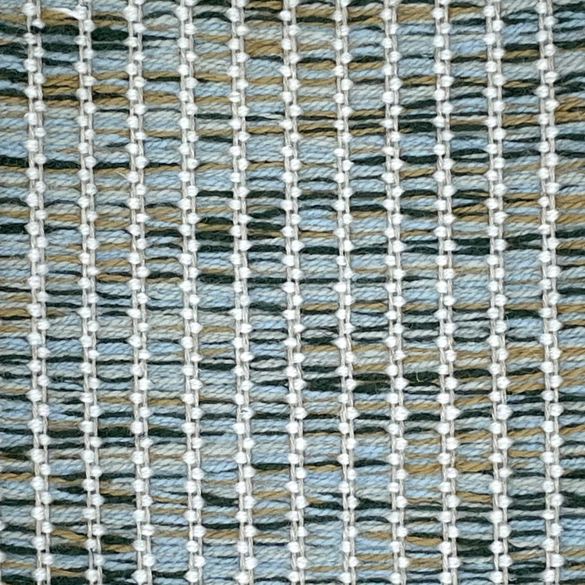 <p>Fields, CH4360, CH017, 5012, 6004 with inside 1023, ending mix CH4360, 1023, 6004 on the natural yarn</p>
