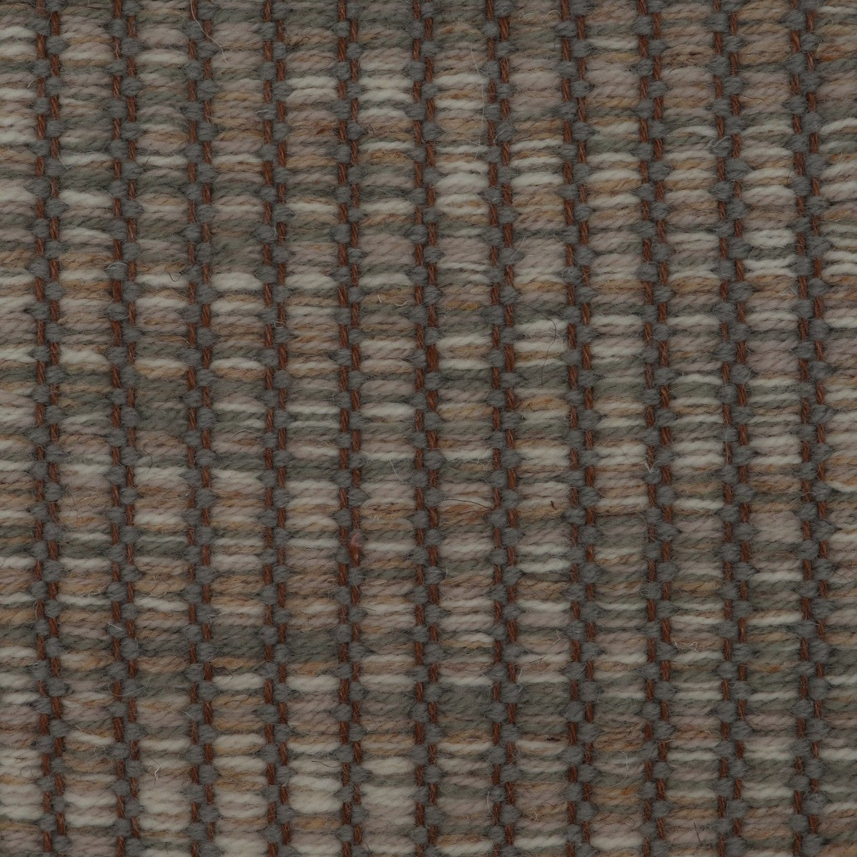 <p>Fields, main 06, 1011, 03, 1008 inside grey 1009, on the natural yarn</p>