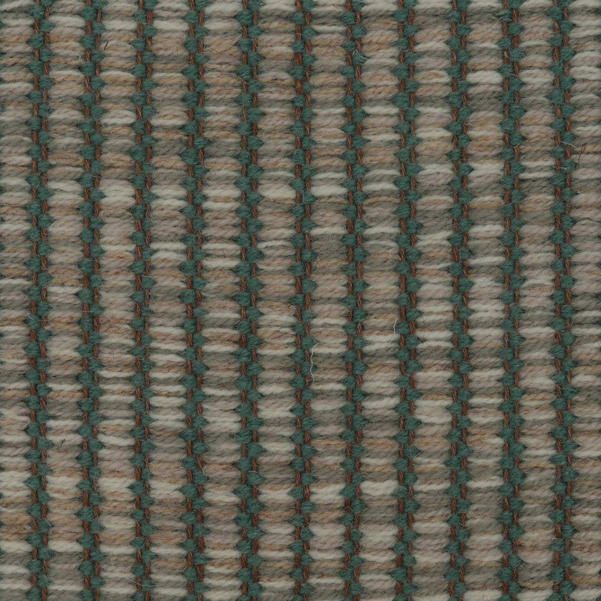 <p>Fields, main 06, 1011 , 03, 1008 inside juniper 8235 on the brown yarn</p>