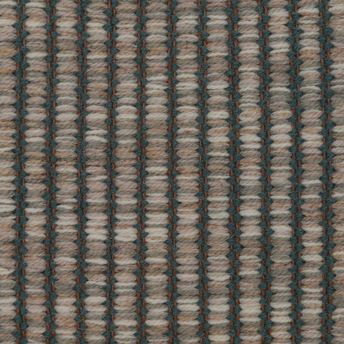 <p>Fields, main 06, 1011 , 03, 1008, inside juniper 8235 on the brown yarn</p>