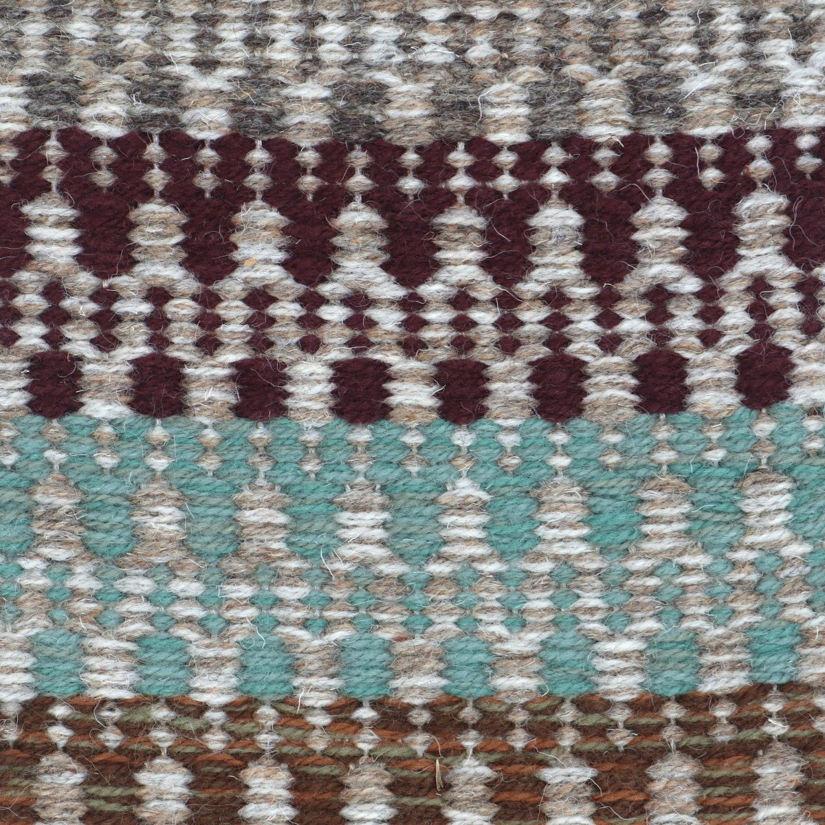 <p>Flat Folk Zig Zag, main beige mix 12, 02, 1) brown 8124, 8132, 8197, 2) aqua 8200, 8235, 1025, 3) wine CH5226, 4) brown 11, 17 on the  natural yarn</p>