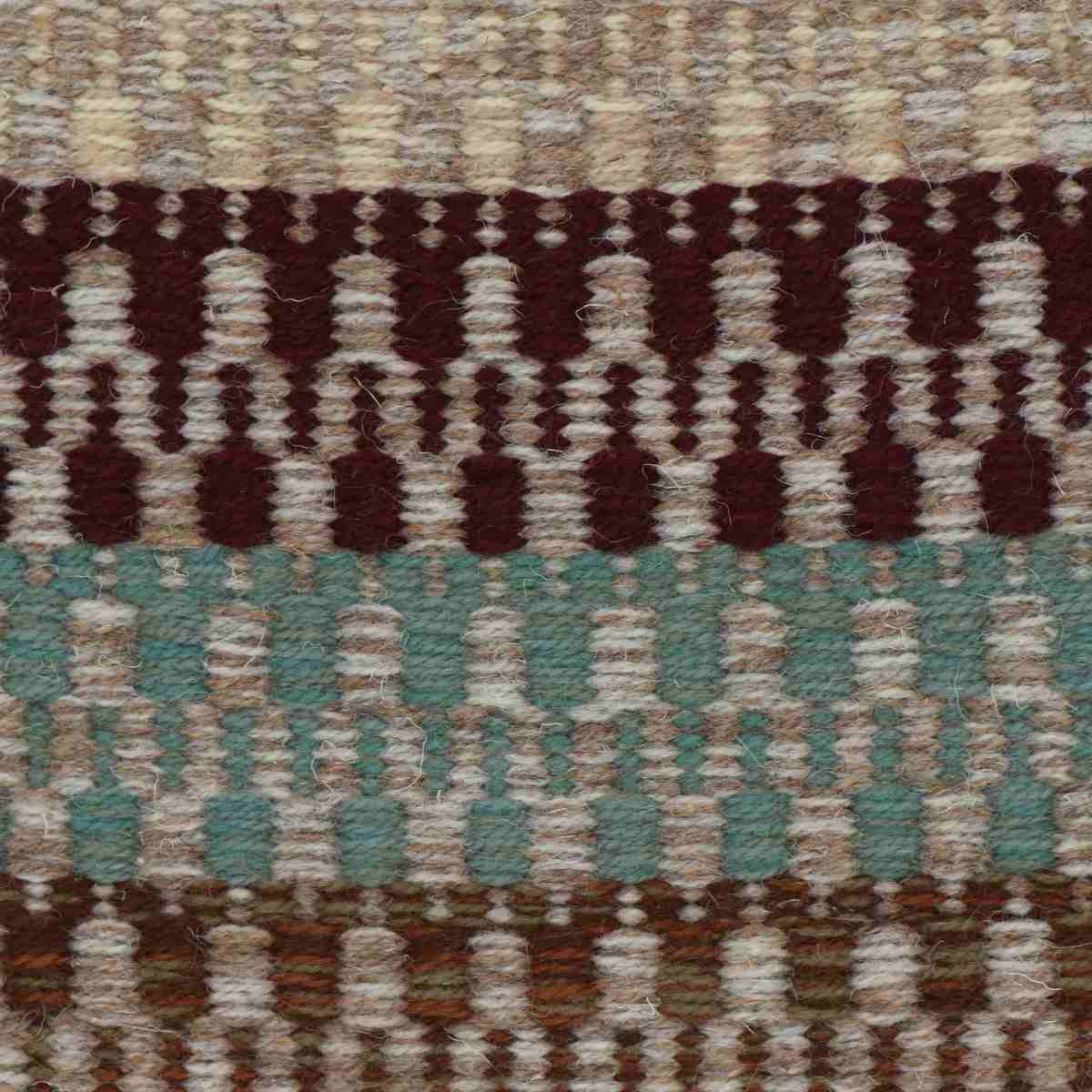 <p>Flat Folk Zig Zag, main beige mix 12, 02, 1) brown 8124, 8132, 8197, 2) aqua 8200, 8235, 1025, 3) wine CH5226, 4) cream 6023, 03 on the  natural yarn</p>