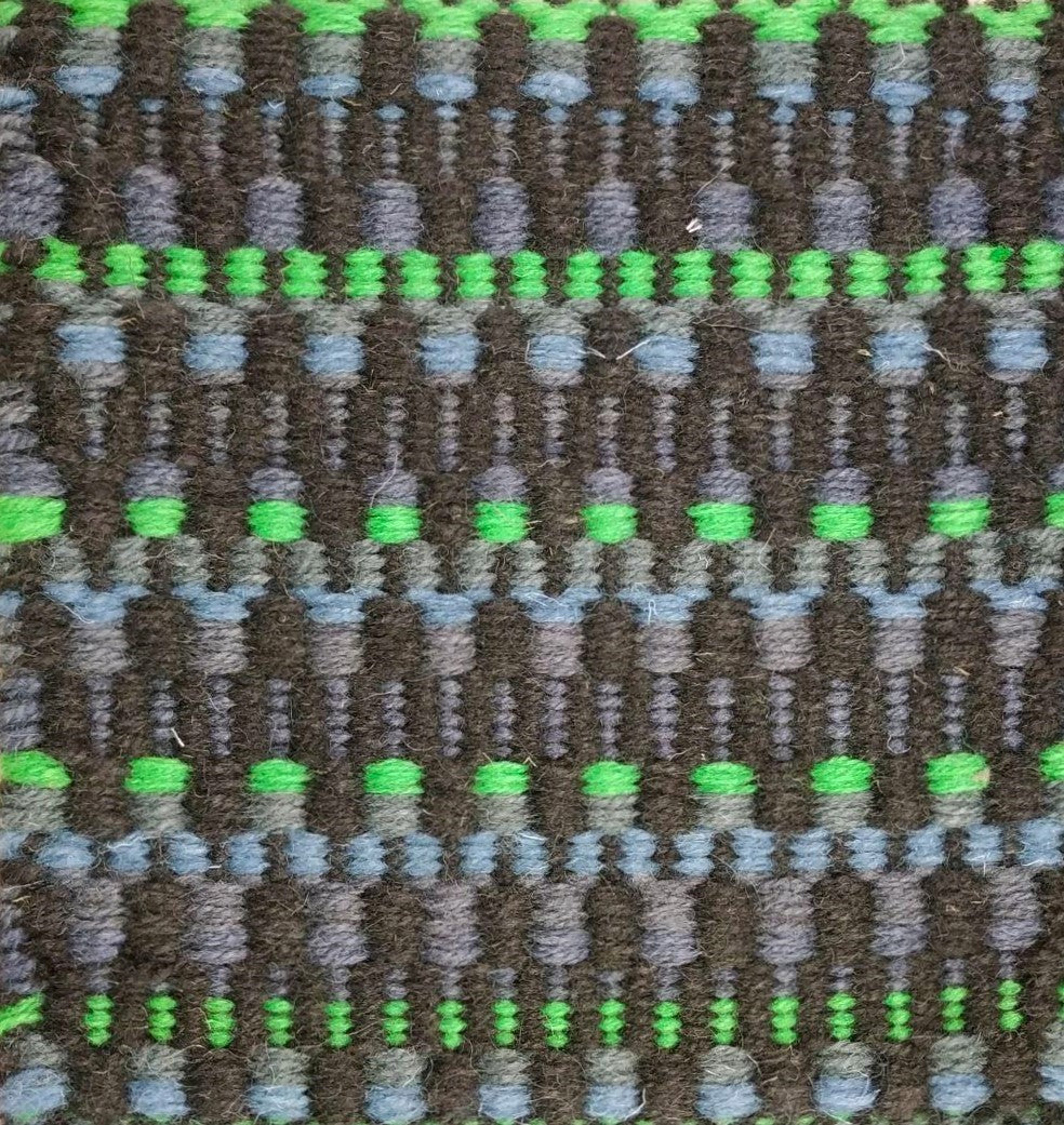 <p>Flat Folk Zig Zag, main black CH7878, inside stripes in: blue 8008, blue CH3424, green 4005, blue 504, blue 262 on the natural yarn</p>