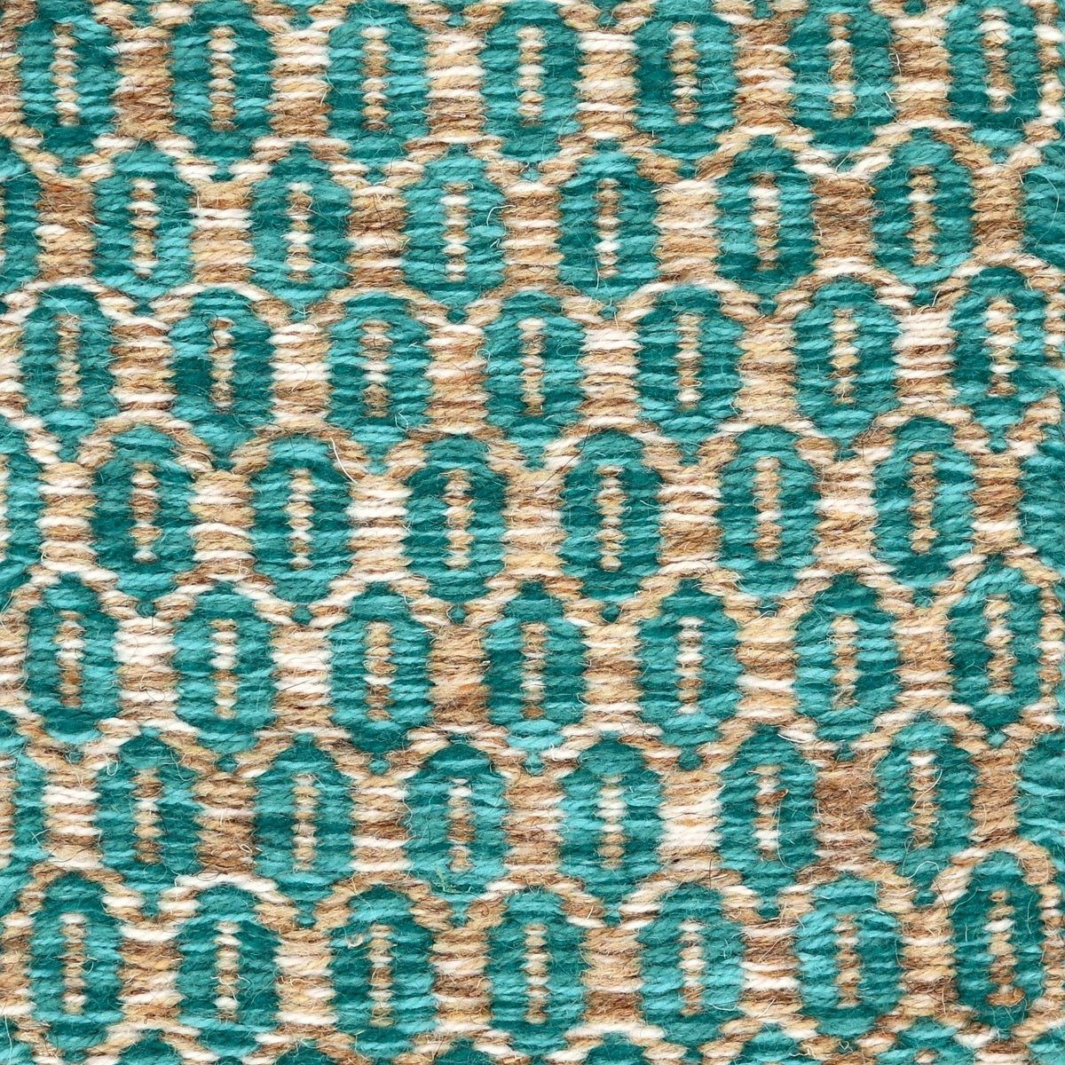 <p>Flat Honeycombs, 1 row - beige mix 02, 03, 1023, 2 row - aqua mix 5008, 5011, CH050 on the natural yarn</p>