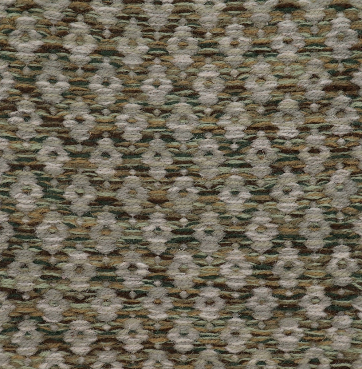 <p>Flat Rosepath pos.neg. 1 row - mix of colours 12, 1011, 4012, 2 row - beige 6004, CH4326, 4015, CH017, 8197 on the natural yarn</p>