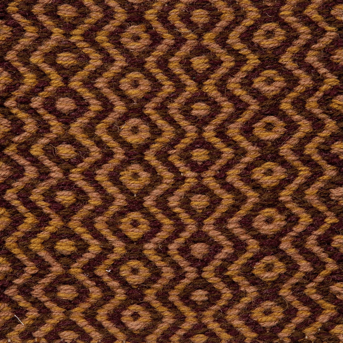 <p>Flat Round Diamond Twill, 1 row - ochre mix CH018, 6008, 2 row - burgundy mix CH5226, CH4225 on the natural yarn</p>