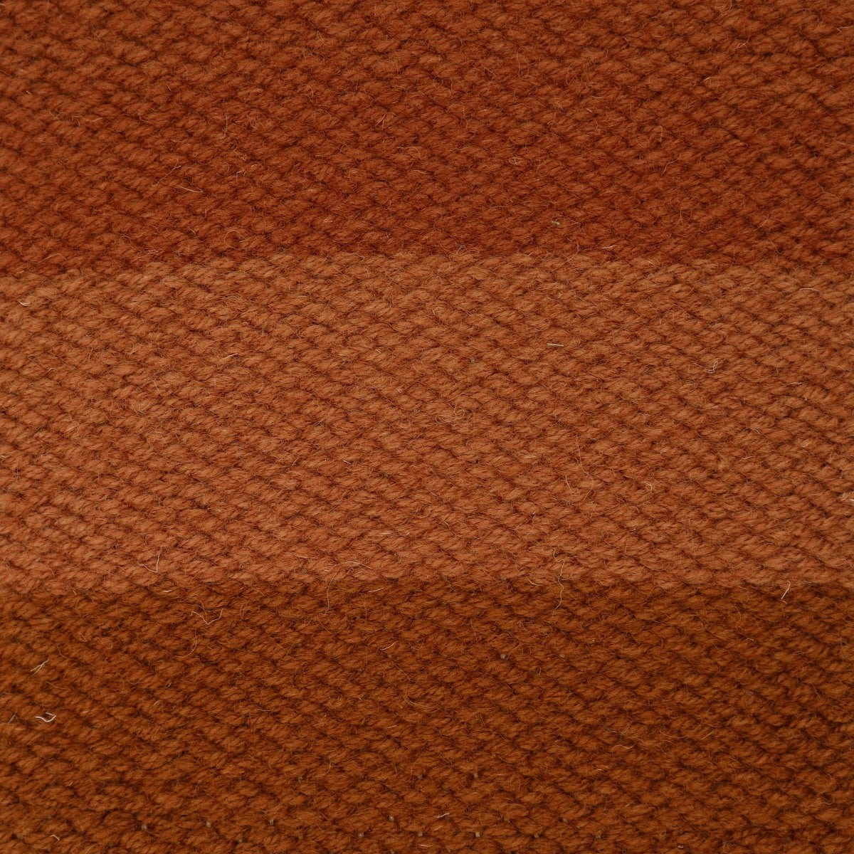 <p>Flat Tuskaft in sections, 1 - brown 6002, 2 - light brown 6008, 3 - red-brown 8124 on the natura yarn</p>