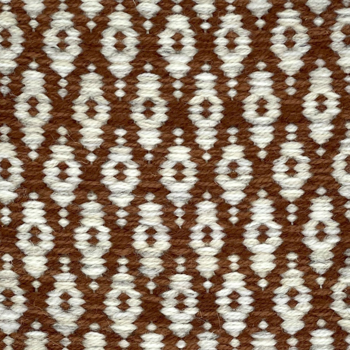 <p>Flat Ukrainian Flower, 1 row - brown mix 6008, 6002, 2 row - white mix 12, 6023, 06, 01, 1023 on the natural yarn</p>