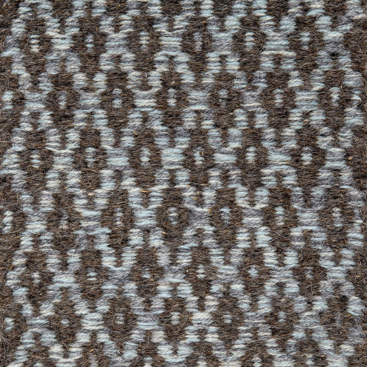 <p>Flat Ukrainian Flower, 1 row - stone-blue mix 08, 04, CH4400, CH033, 2 row - brown 17 on the natural yarn</p>
